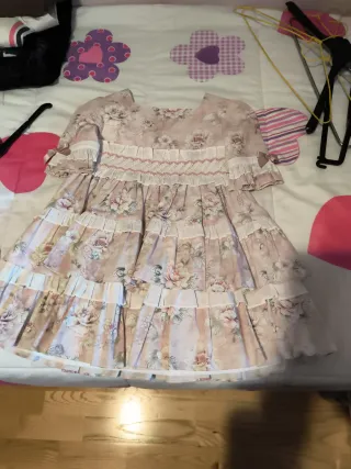 Vestido infantil floral con volantes (miranda)