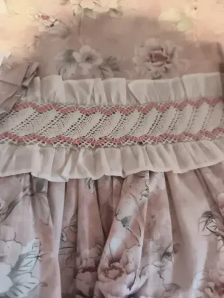 Vestido infantil floral con volantes (miranda)