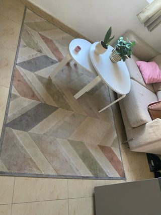 Alfombra diseño geométrico beige y gris