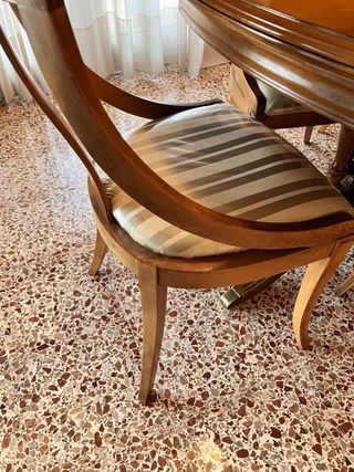 Mesa de comedor y 6 sillas