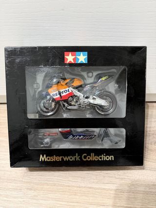 Tamiya Masterworks 1/12 Honda RC211V 2002 V. Rossi de segunda mano