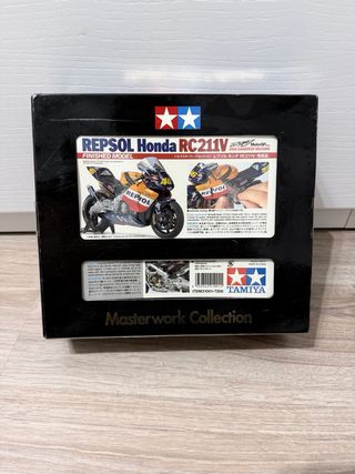 Tamiya Masterworks 1/12 Honda RC211V 2002 V. Rossi de segunda mano