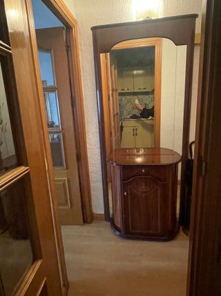 Mueble recibidor con espejo