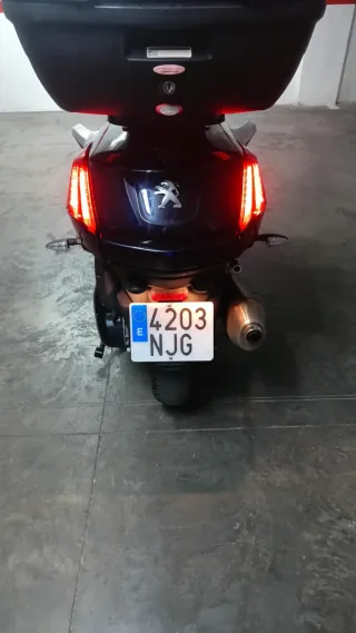 Peugeot Metropolis 400i carne coche acepto cambio