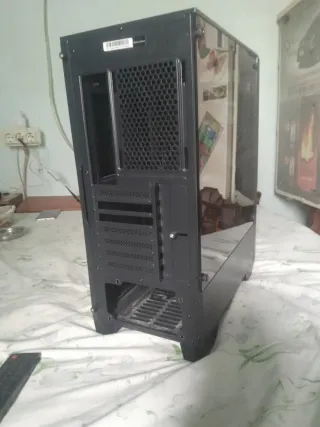 Caja PC MSI Negra