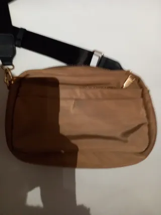 Bolso bandolera marrón y dorado