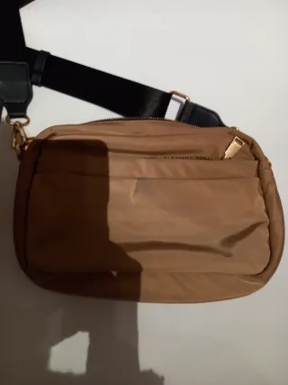 Bolso bandolera marrón y dorado