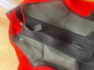 Neopreno infantil Billabong talla 4 años