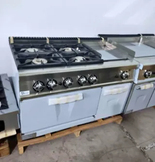 Cocina industrial 4 fuegos + plancha