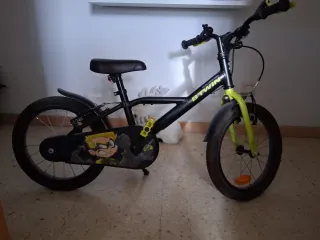 Bicicleta infantil Btwin negra y verde