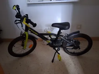 Bicicleta infantil Btwin negra y verde