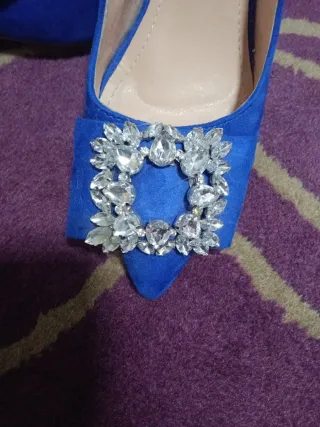 Zapatos azules con pedrería