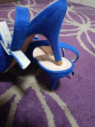 Zapatos azules con pedrería