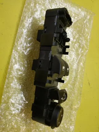 BOTONERA ELEVALUNAS CITROEN C4 X2 BOTON + RETROV