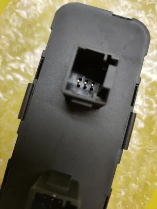 BOTONERA ELEVALUNAS CITROEN C4 X2 BOTON + RETROV