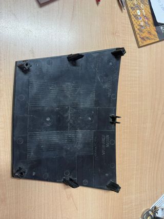 628906FL0A Emblema Rejilla Nissan XTRAIL 2017