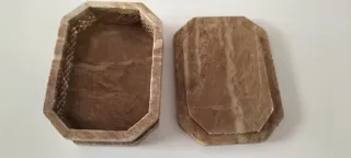 Antigua Caja hindú mármol rosado, tallada.