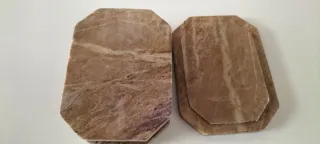 Antigua Caja hindú mármol rosado, tallada.