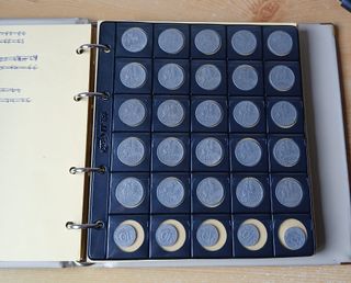 ÁLBUM DE MONEDAS, CON MONEDAS DE ESPAÑA