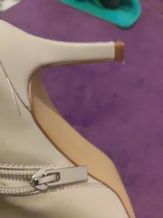 Botines tacón medio beige