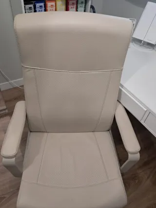 Silla de escritorio beige