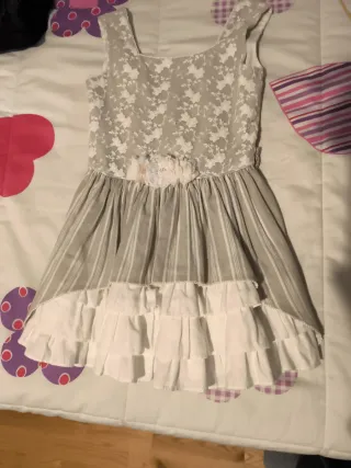 Vestido infantil floral con volantes marca miranda