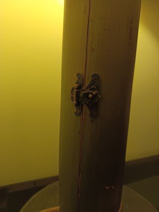 Lámpara  de bambú para salón.