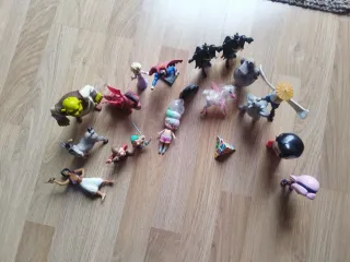 19 Muñecos Burger King/McDonald's Variados.