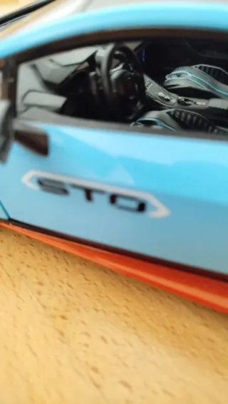 Coche teledirigido Lamborghini Huracán STO