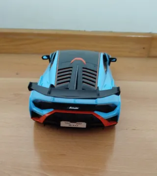 Coche teledirigido Lamborghini Huracán STO