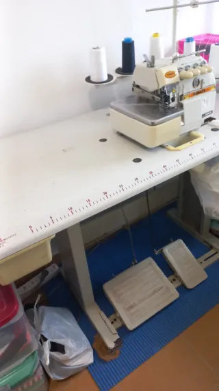 Remalladora Yamata 5 hilos