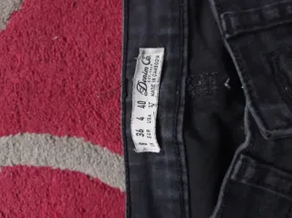 Pantalón vaquero negro