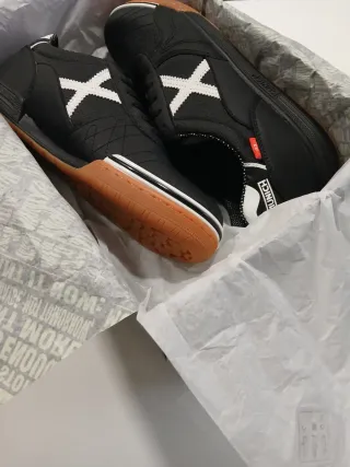 Zapatillas fútbol sala Munich negras