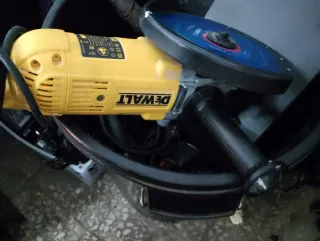 Radial Dewalt DWE490 - 2000W