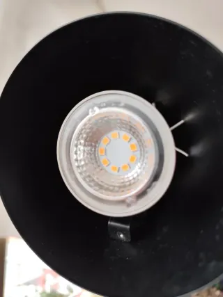 Lámpara de pie Ikea metálica negra