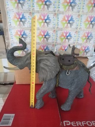 Madelman Altaya con Elefante