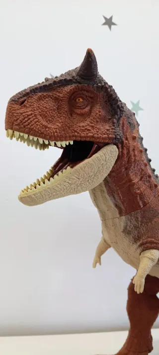 Carnotauro Super Colosal Jurassic World