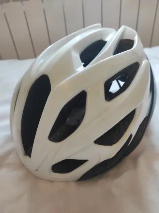 Casco de bicicleta blanco