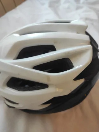 Casco de bicicleta blanco