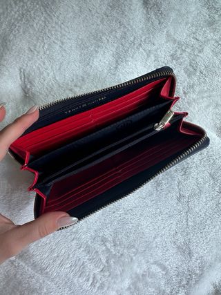 Cartera Tommy Hilfiger Azul y Dorada