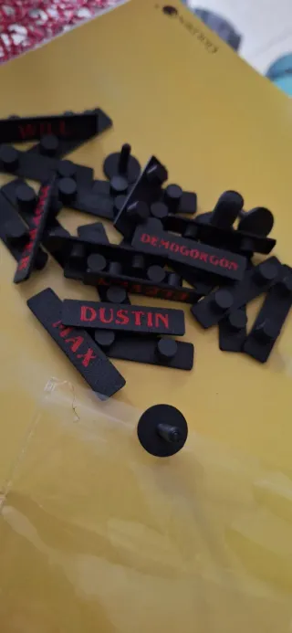 Expositor Stranger Things + 1 Funko