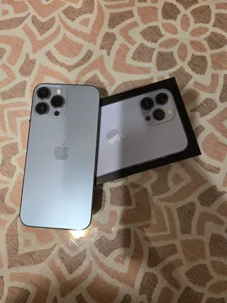 Vendo dos móviles iPhone 13 Pro max y z flip 6