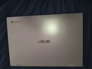 Portátil Asus poco uso, falta tecla