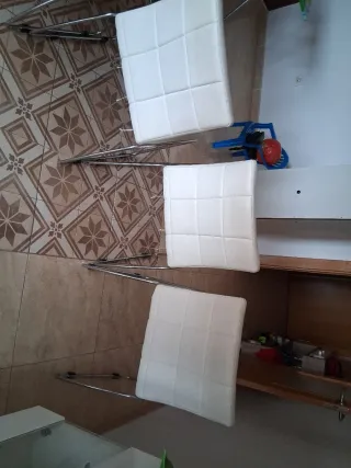 4 Sillas Blancas Diseño Moderno