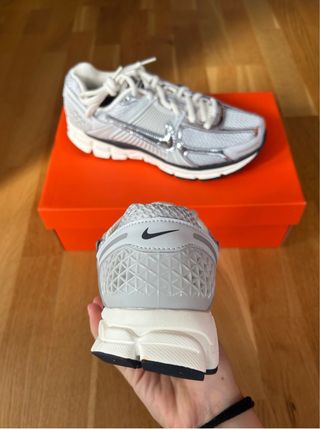 Nike Zoom Vomero 5 'Metallic Silver'