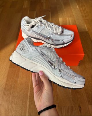 Nike Zoom Vomero 5 'Metallic Silver'