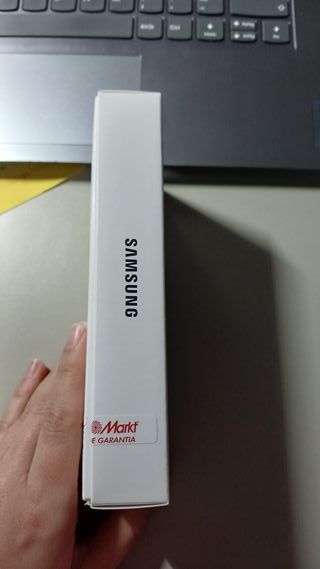 Samsung Galaxy A17 con cargador, funda y protector