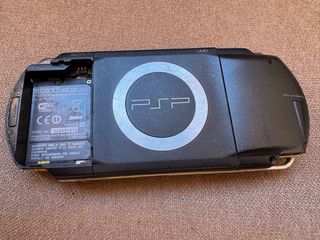 Sony PSP E1004 Negra+FIFA’09+Cargador Funciona