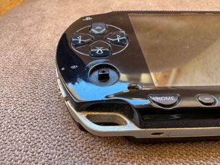 Sony PSP E1004 Negra+FIFA’09+Cargador Funciona