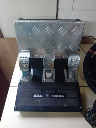 Volante PC Thrustmaster T300